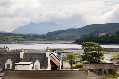 Isle of Skye: Portree mit Blick auf Isle of Raasay